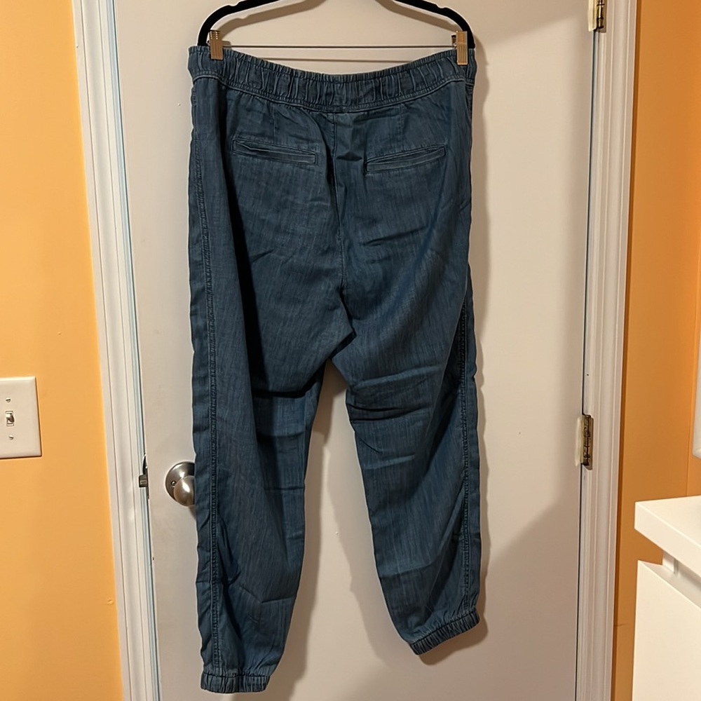 Clearance❗️ New Denim Gap  Jeans with pockets Waist 17 inches Size L - Picture 4 of 5